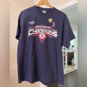 Mens 1994 Boston Red Sox World Series T-Shit. Size Large. Navy Blue background